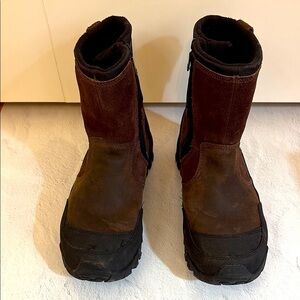 Merrell Fullbench Thinsulate Side Zip Tactical boots in brown suede and black.